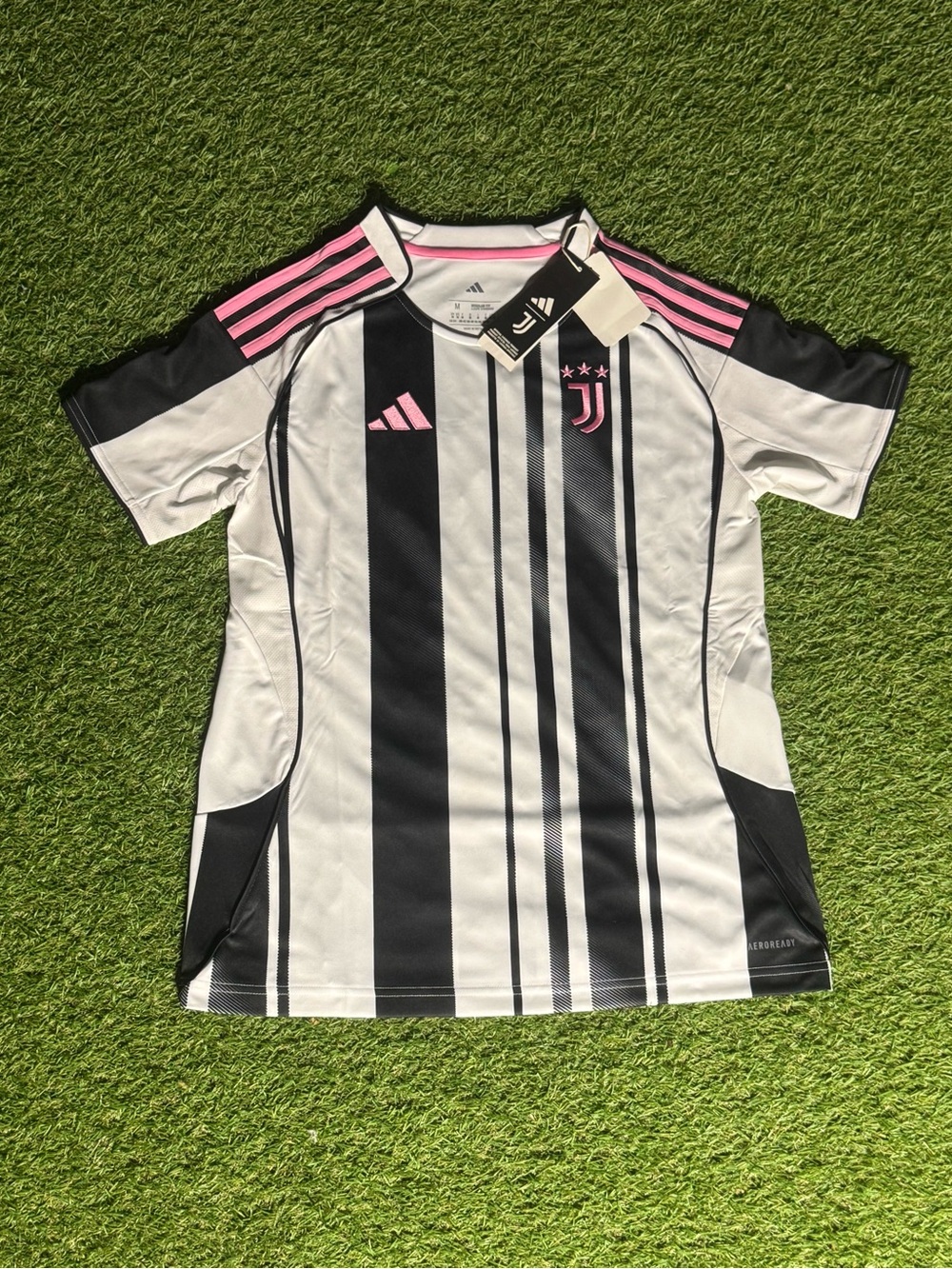 Juventus 25/26 Home jersey Women’s Size M NWT